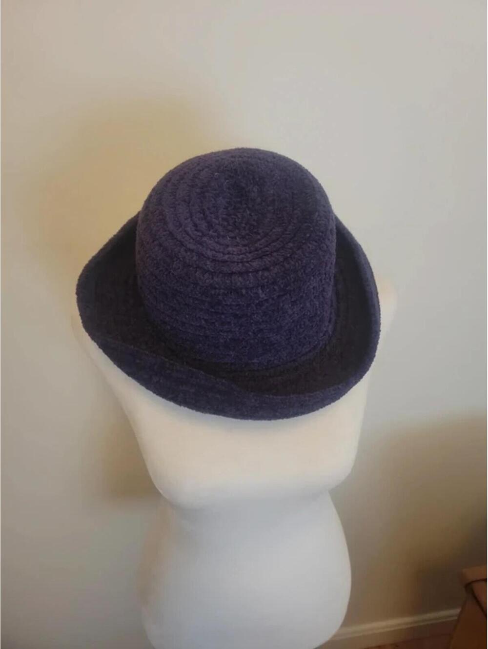 Betmar New York Purple Boucle Knit Cloche Bucket Hat Vintage Style 627 Womens